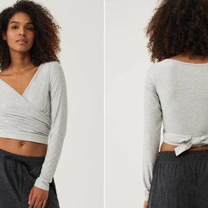 Outdoor Voices CloudKnit Long Sleeve wrap top in Fog (XXS)